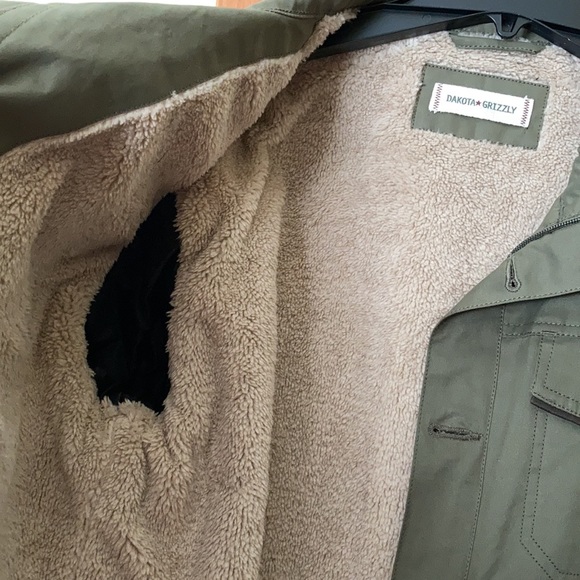 Dakota Grizzly - Picture 4 of 9